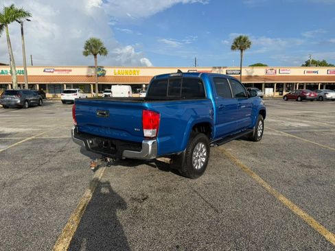 Used 2017 Toyota Tacoma SR5 w/ Tow Package RWD image 3