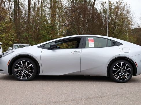 New 2026 Toyota Prius Plug-In Hybrid FWD image 15