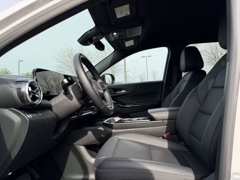 Used 2025 Chevrolet Equinox LT w/ Convenience Package II image 14