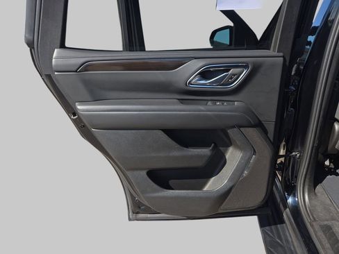 Used 2024 GMC Yukon SLE image 17