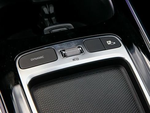 Used 2024 Mercedes-Benz GLB 250 image 18