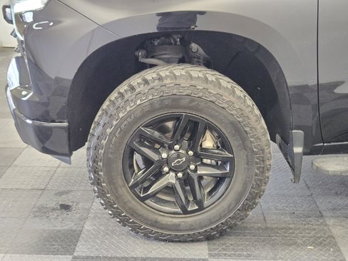 Used 2022 Chevrolet Silverado 1500 LT Trail Boss w/ Convenience Package II image 10