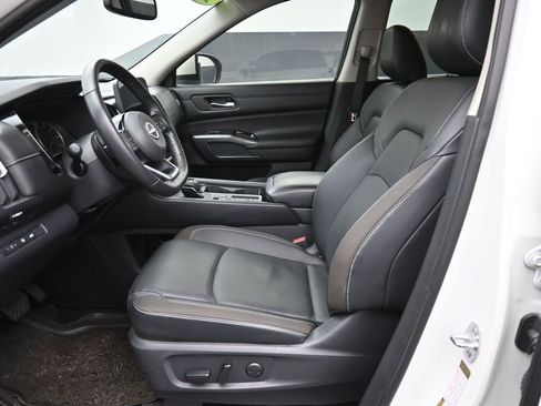 Used 2022 Nissan Pathfinder SL image 21