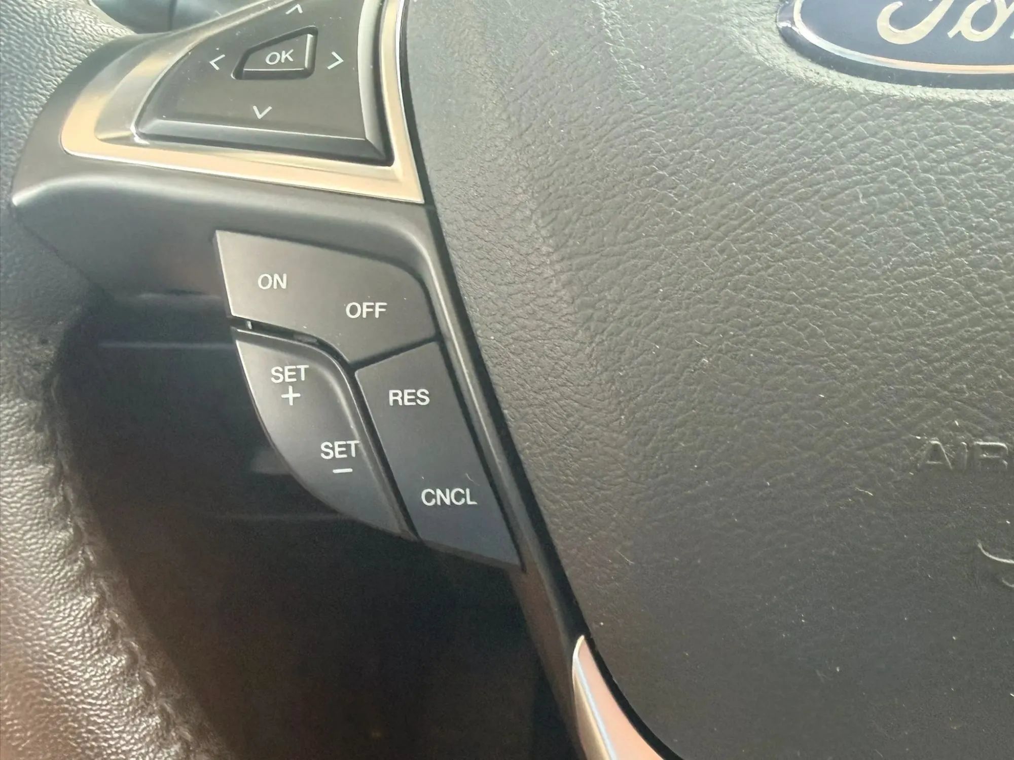 Used 2016 Ford Edge Titanium FWD image 19
