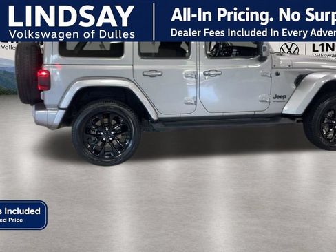 Used 2021 Jeep Wrangler Unlimited Sahara AWD/4WD image 3