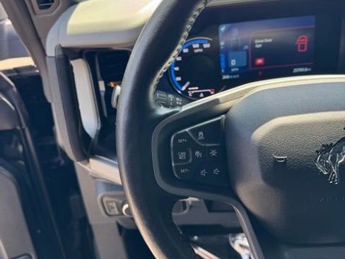 Certified 2022 Ford Bronco Badlands AWD/4WD image 16