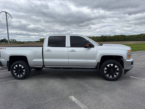 Used 2018 Chevrolet Silverado 2500 LT w/ LT Fleet Convenience Package AWD/4WD image 6