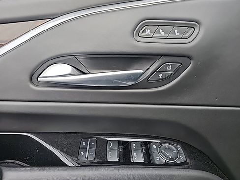 Used 2023 Cadillac Escalade Sport Platinum w/ LPO, ONYX Package image 17