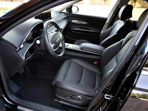 Used 2025 Genesis GV70 2.5T image 22