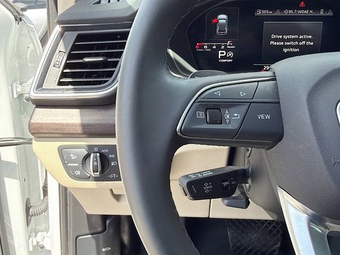 Used 2023 Audi Q5 2.0T Premium Plus w/ Premium Plus Package image 38