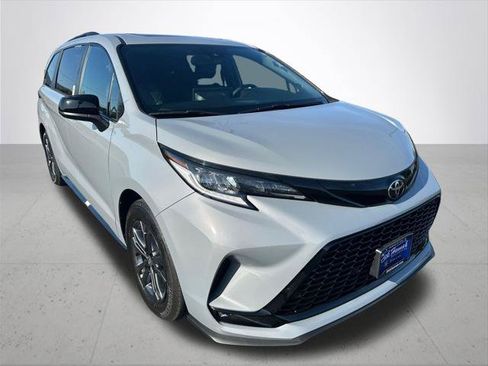 Certified 2026 Toyota Sienna XSE AWD/4WD image 6