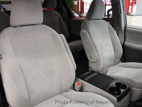 Used 2017 Toyota Sienna LE w/ Protection Package FWD image 41