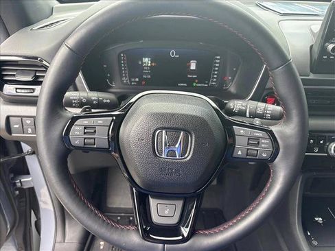 Used 2025 Honda Pilot Black Edition image 12