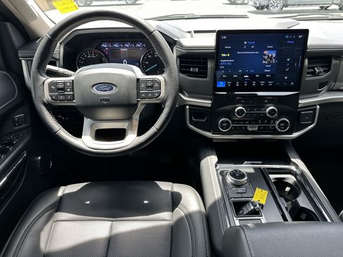 Used 2024 Ford Expedition Max XLT RWD image 17