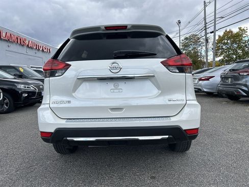 Used 2018 Nissan Rogue SL w/ Premium Package image 5