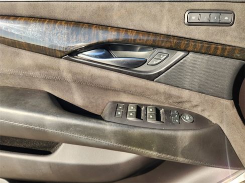 Used 2019 Cadillac Escalade ESV Platinum image 24
