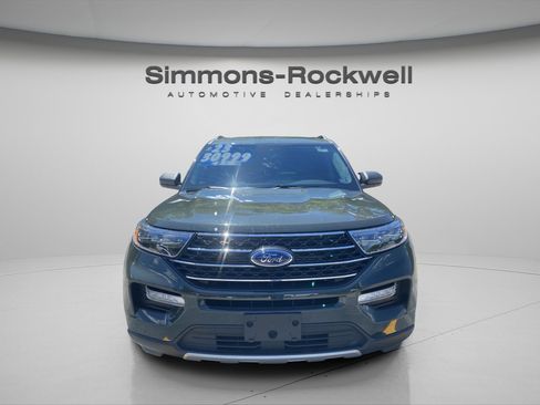 Used 2023 Ford Explorer XLT w/ Equipment Group 202A image 2
