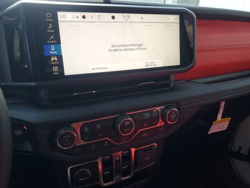 Used 2024 Jeep Wrangler Sahara image 24