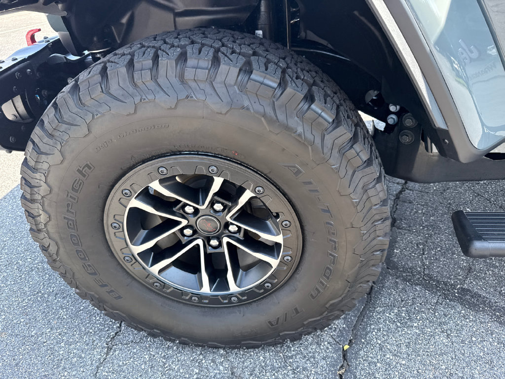 Used 2026 Jeep Wrangler Unlimited Rubicon w/ Xtreme 35 Tire Package AWD/4WD image 11