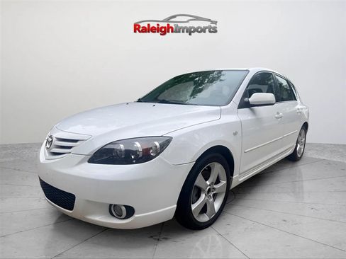 Used 2004 MAZDA MAZDA3 s w/ Moonroof & 6-CD Pkg FWD image 3
