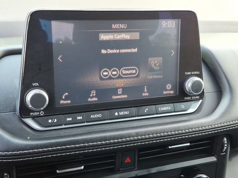 Used 2021 Nissan Rogue S FWD image 17