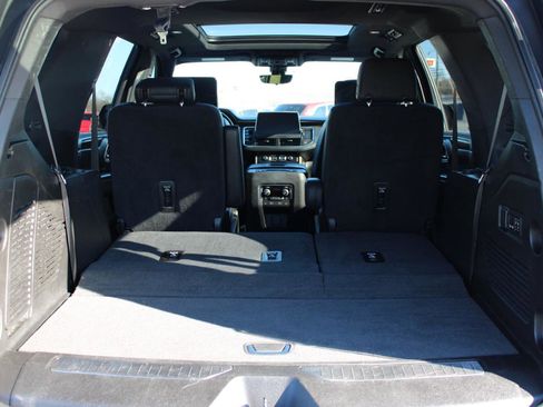 Used 2021 Chevrolet Tahoe High Country w/ Premium Package image 12