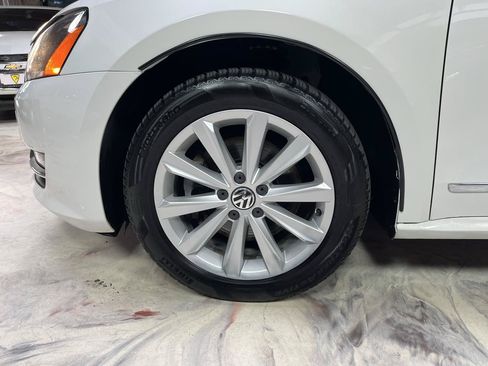 Used 2013 Volkswagen Passat 2.5 SEL Premium FWD image 30