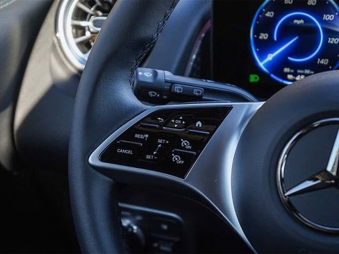 New 2025 Mercedes-Benz EQB 300 4MATIC image 16