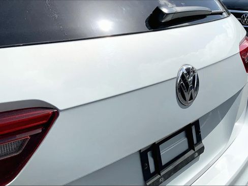 Used 2018 Volkswagen Tiguan SE FWD image 30