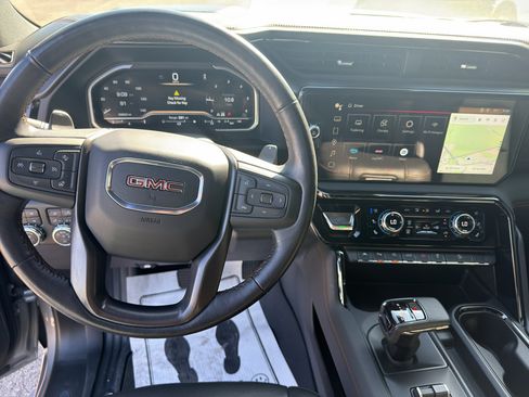 Used 2023 GMC Sierra 1500 AT4 w/ Technology Package AWD/4WD image 11