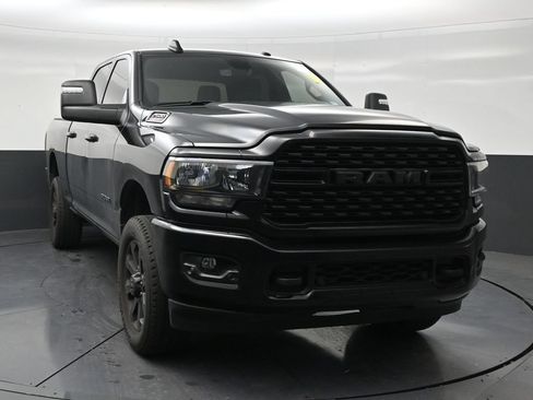 Used 2024 RAM 2500 Big Horn w/ Night Edition AWD/4WD image 7