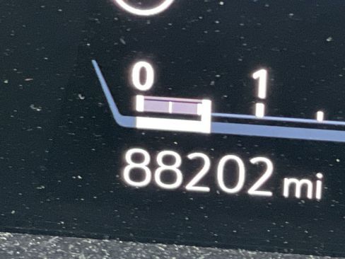 Used 2021 Cadillac Escalade ESV Premium Luxury Platinum image 23