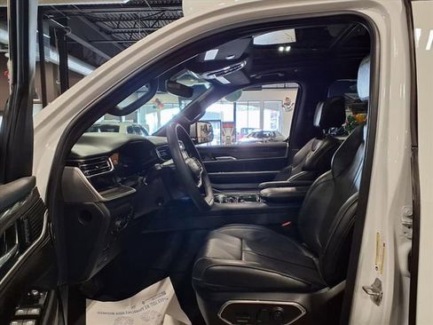 Used 2022 Jeep Wagoneer Series III w/ Premium Group I image 15