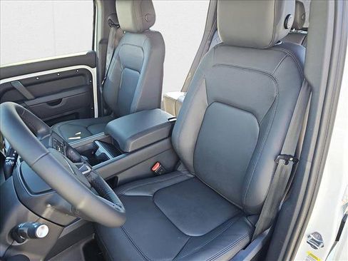 New 2025 Land Rover Defender 110 X-Dynamic SE image 14