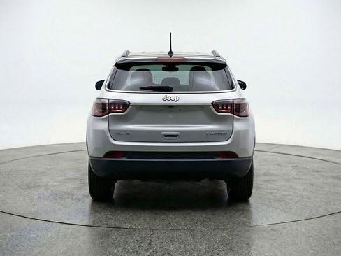 Used 2025 Jeep Compass Limited image 7