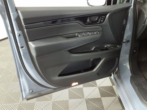 Used 2023 Honda Odyssey Elite image 18