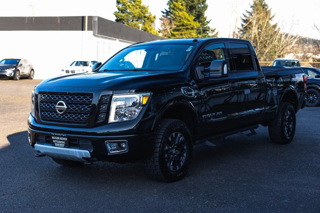 Used 2018 Nissan Titan PRO-4X AWD/4WD image 4