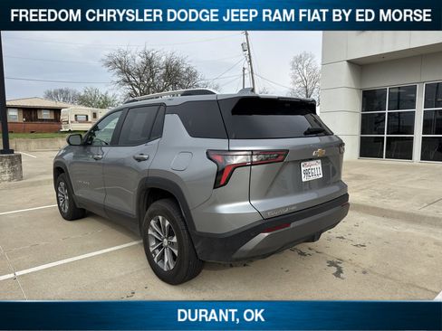 Used 2025 Chevrolet Equinox LT w/ Convenience Package II image 3