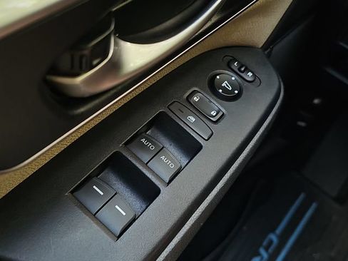 Used 2018 Honda CR-V EX image 13