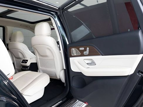 Used 2023 Mercedes-Benz GLS 450 4MATIC w/ AMG Line Exterior image 60