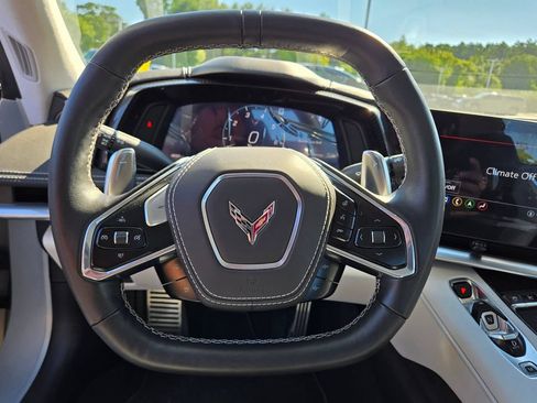 Used 2022 Chevrolet Corvette Stingray Premium Conv w/ Z51 Performance Package RWD image 19