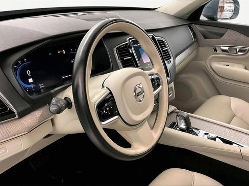 Used 2023 Volvo XC90 B6 Plus image 15