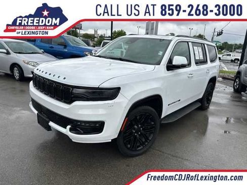 Used 2022 Jeep Wagoneer Series II AWD/4WD image 1