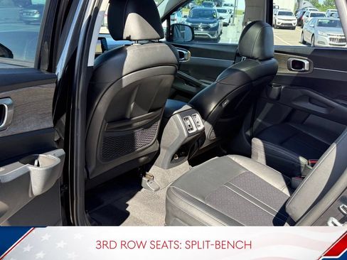 Used 2023 Kia Sorento EX w/ Panoramic Sunroof Package FWD image 15