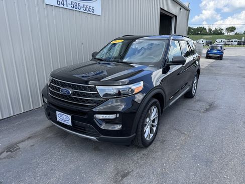 Used 2023 Ford Explorer XLT w/ Equipment Group 202A AWD/4WD image 2