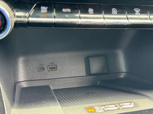Certified 2026 Chevrolet Traverse LT FWD image 19