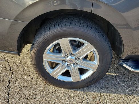 Used 2020 Ford Expedition XLT w/ Equipment Group 202A image 7