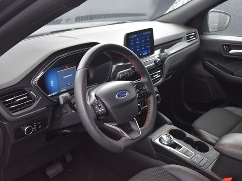 Used 2025 Ford Escape ST-Line FWD image 18