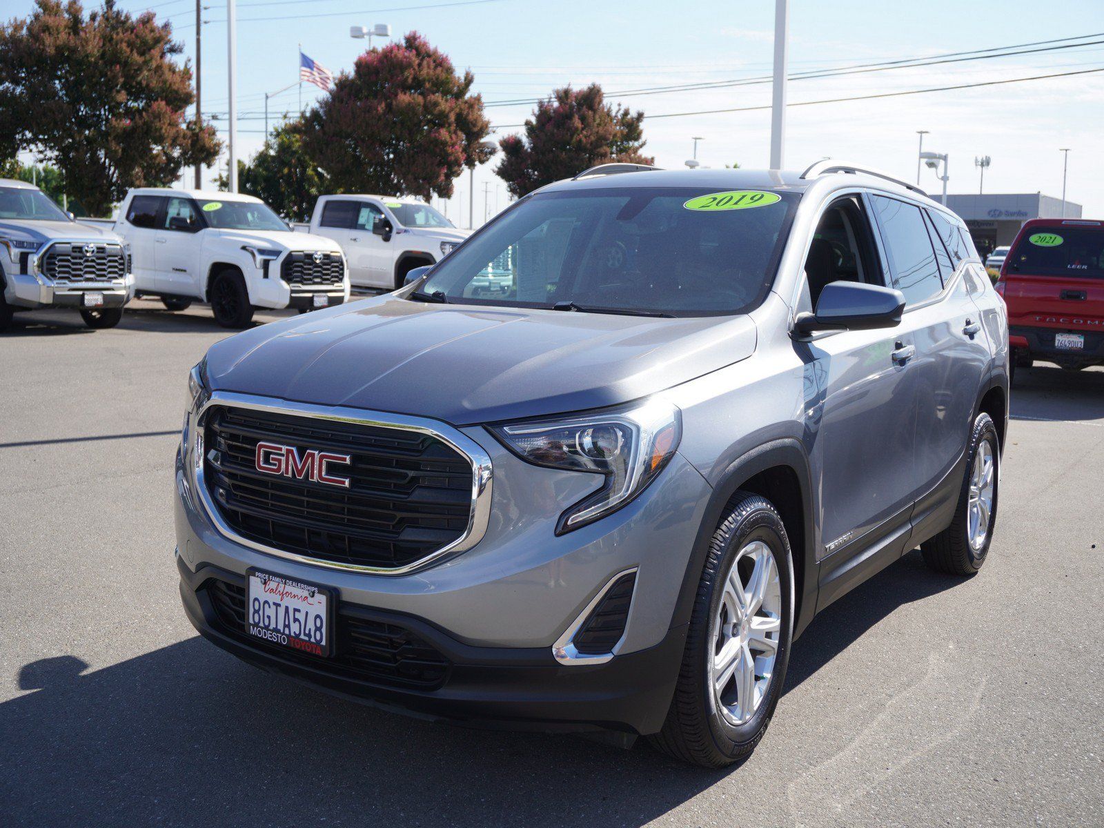 Used 2019 GMC Terrain SLE w/ Driver Convenience Package FWD image 5