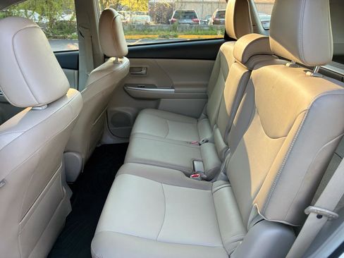 Used 2014 Toyota Prius V Five image 16